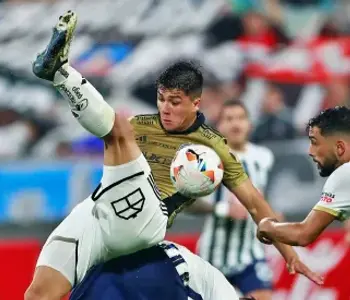 La gran deuda de Damián Pizarro: Se irá de Colo Colo con cero goles en 13 partidos de Libertadores